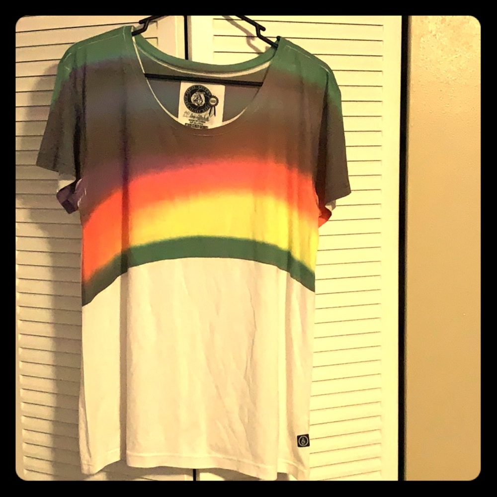 Brand new without tag Volcom tee